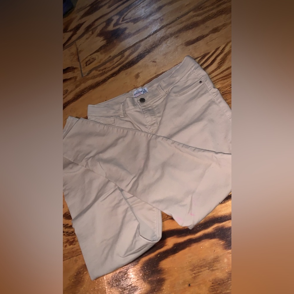 khaki’s 18 kid